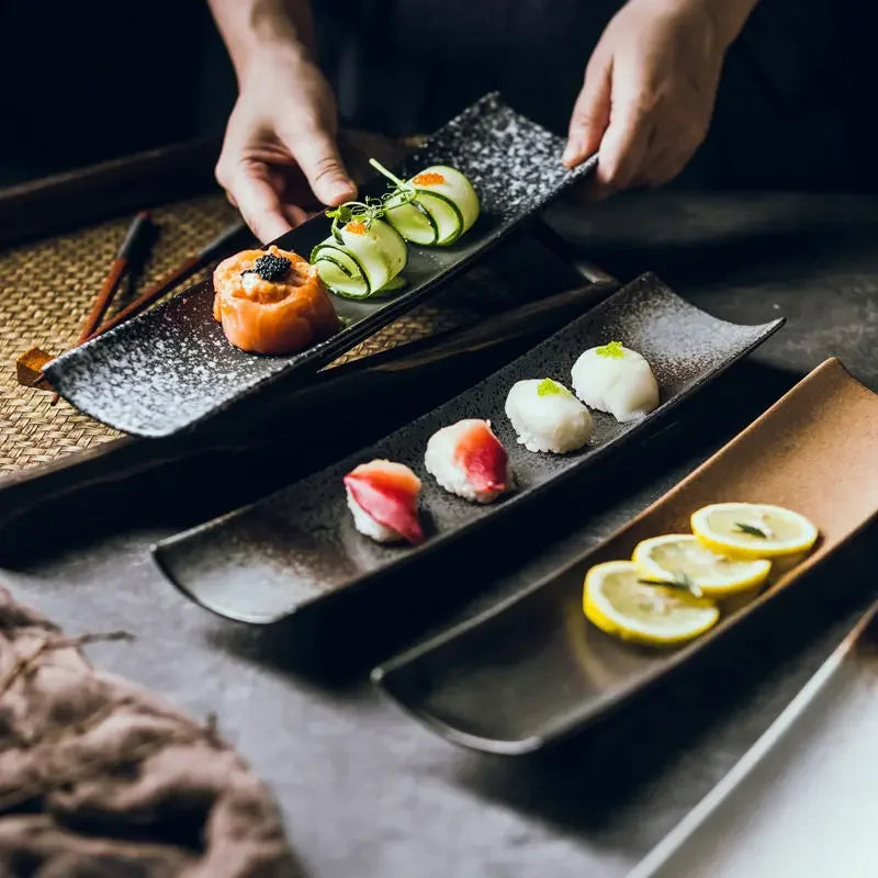 צלחת הגשת סושי או דים סאם בסגנון יפני